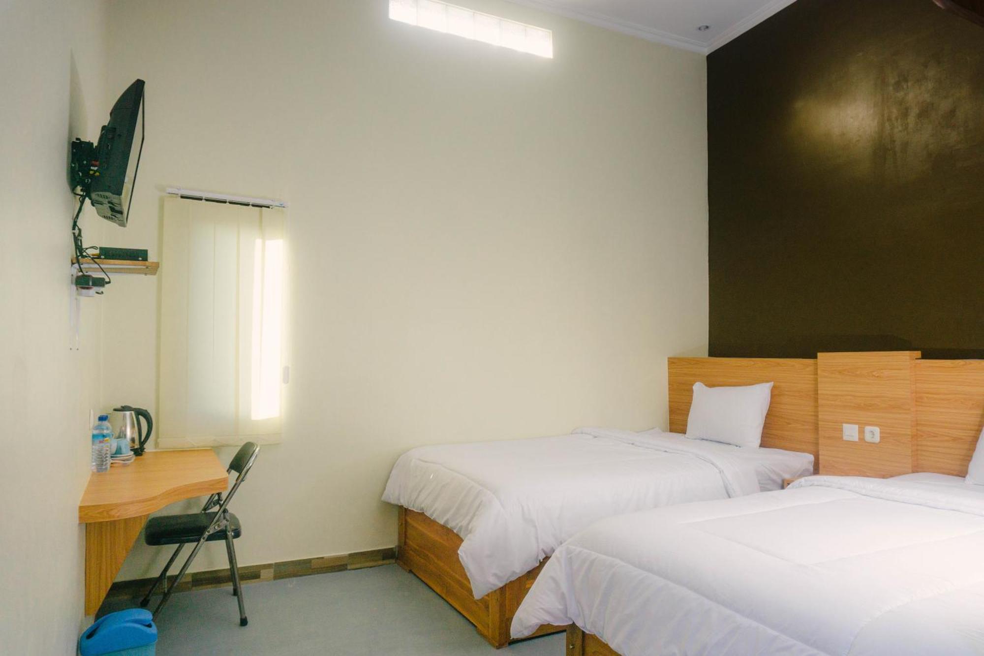 Grand Khalifah Guesthouse Sumbawa المظهر الخارجي الصورة