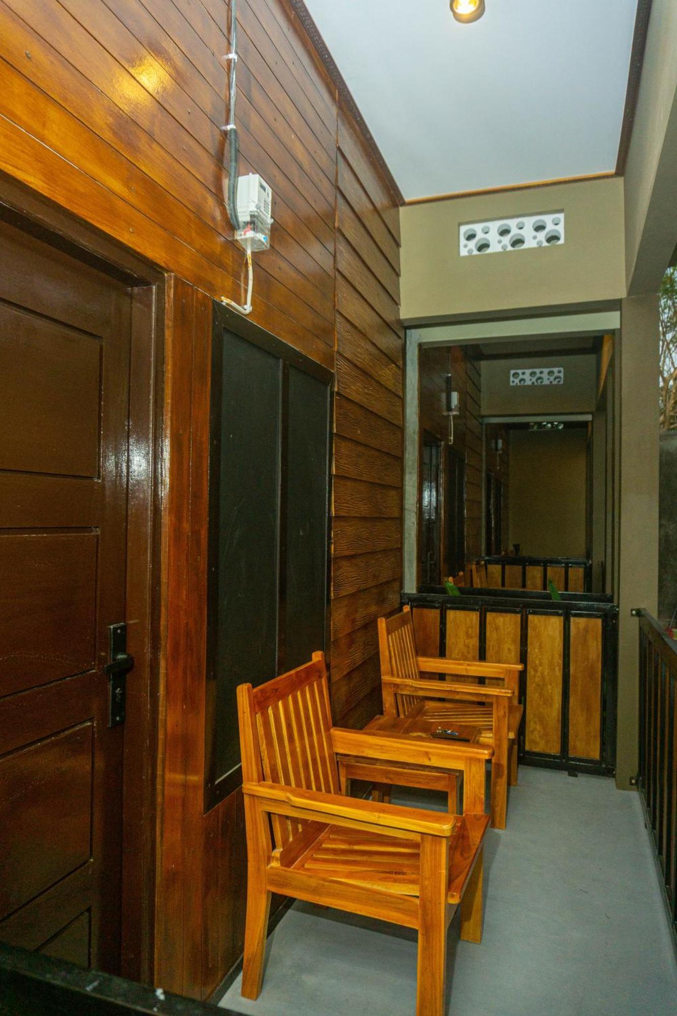 Grand Khalifah Guesthouse Sumbawa المظهر الخارجي الصورة